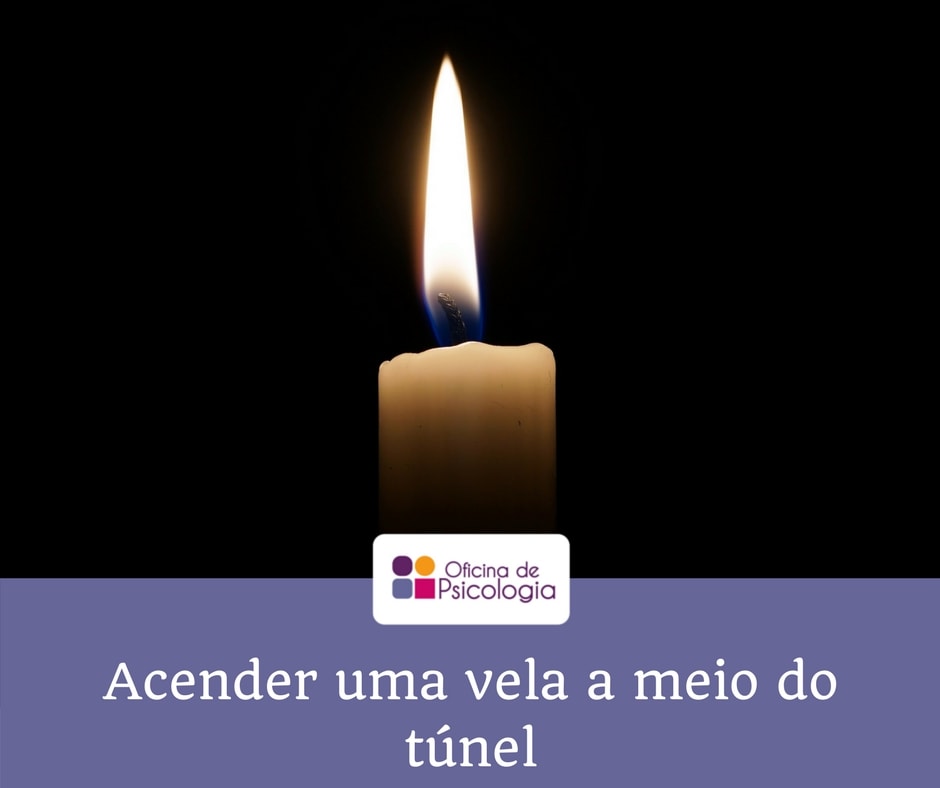 Acender uma vela a meio do tunel